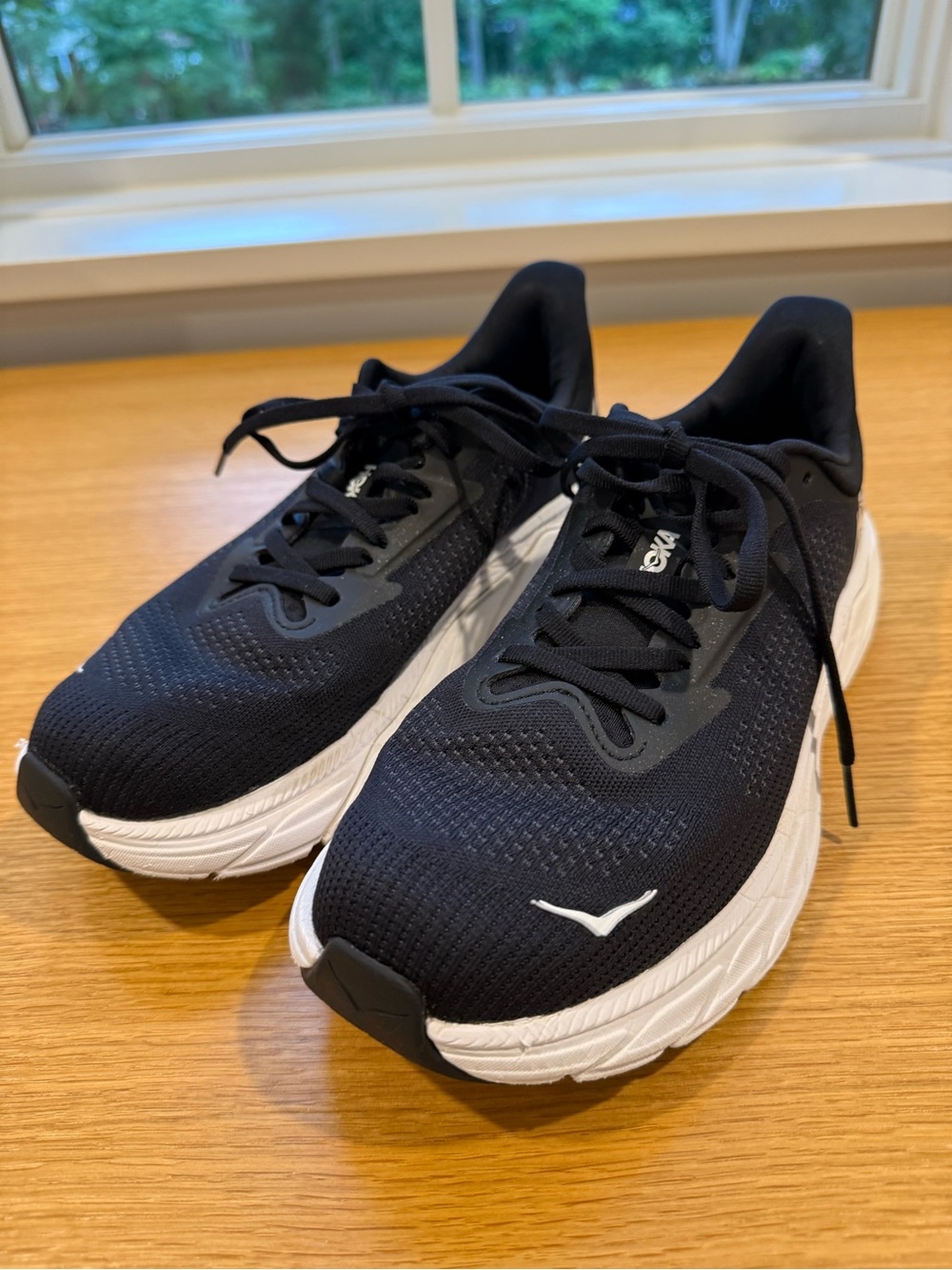 Hoka Arahi Black and White Women's Running Sneakers
